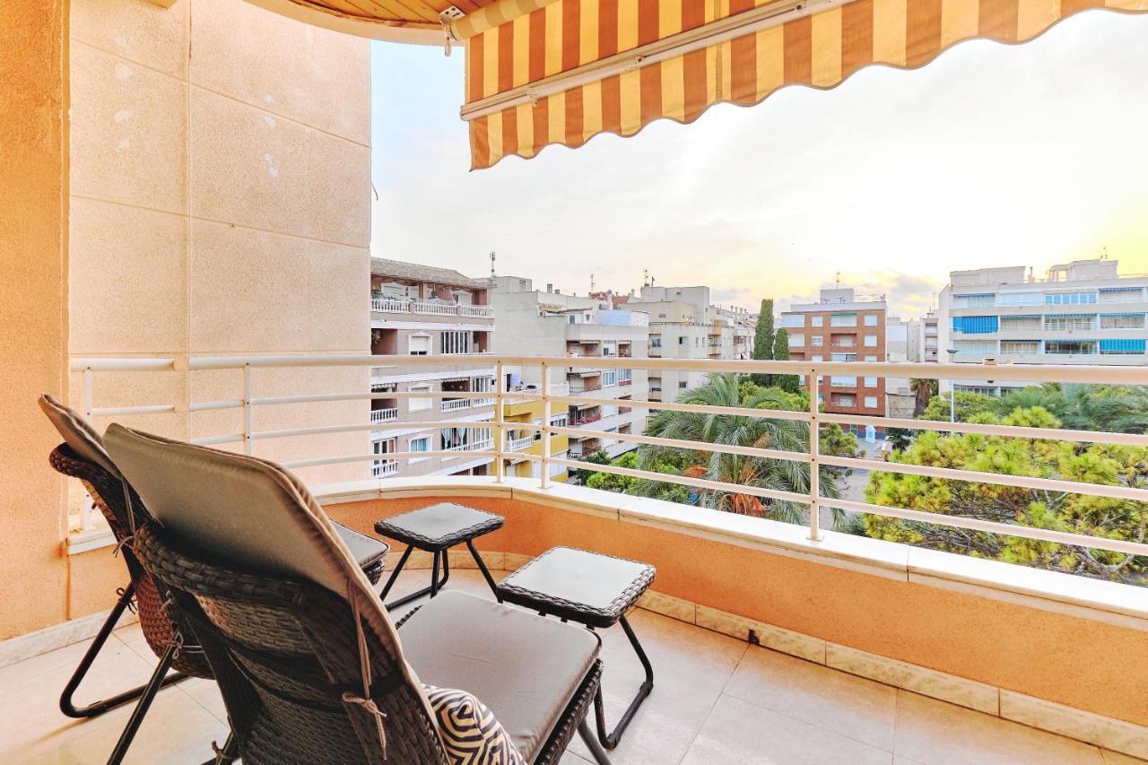 Lovely Sunny Apartment With Shared Pool And Private Parking Torrevieja Extérieur photo